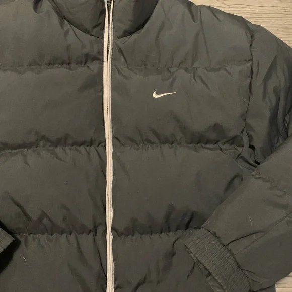 🌥Nike black puffer jacket - Picture 2 of 3
